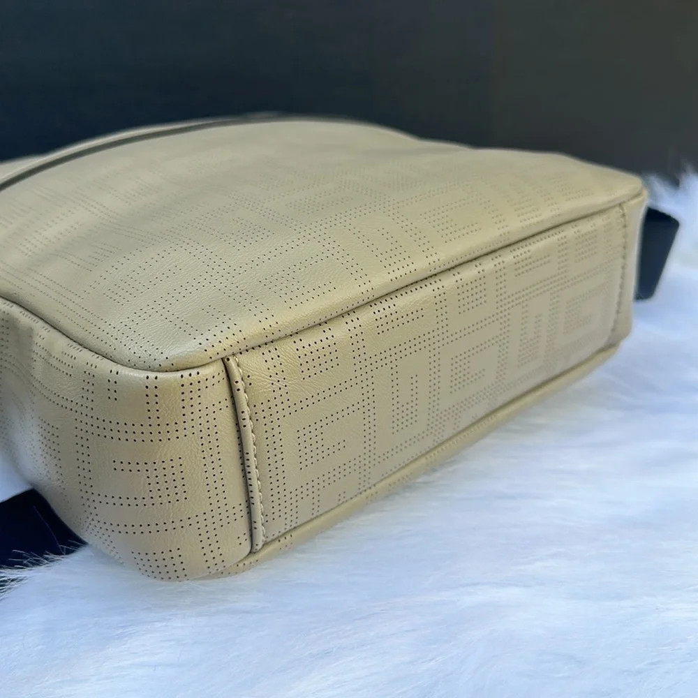 New GUESS Saddlebag HMHIDEP2358 Taupe